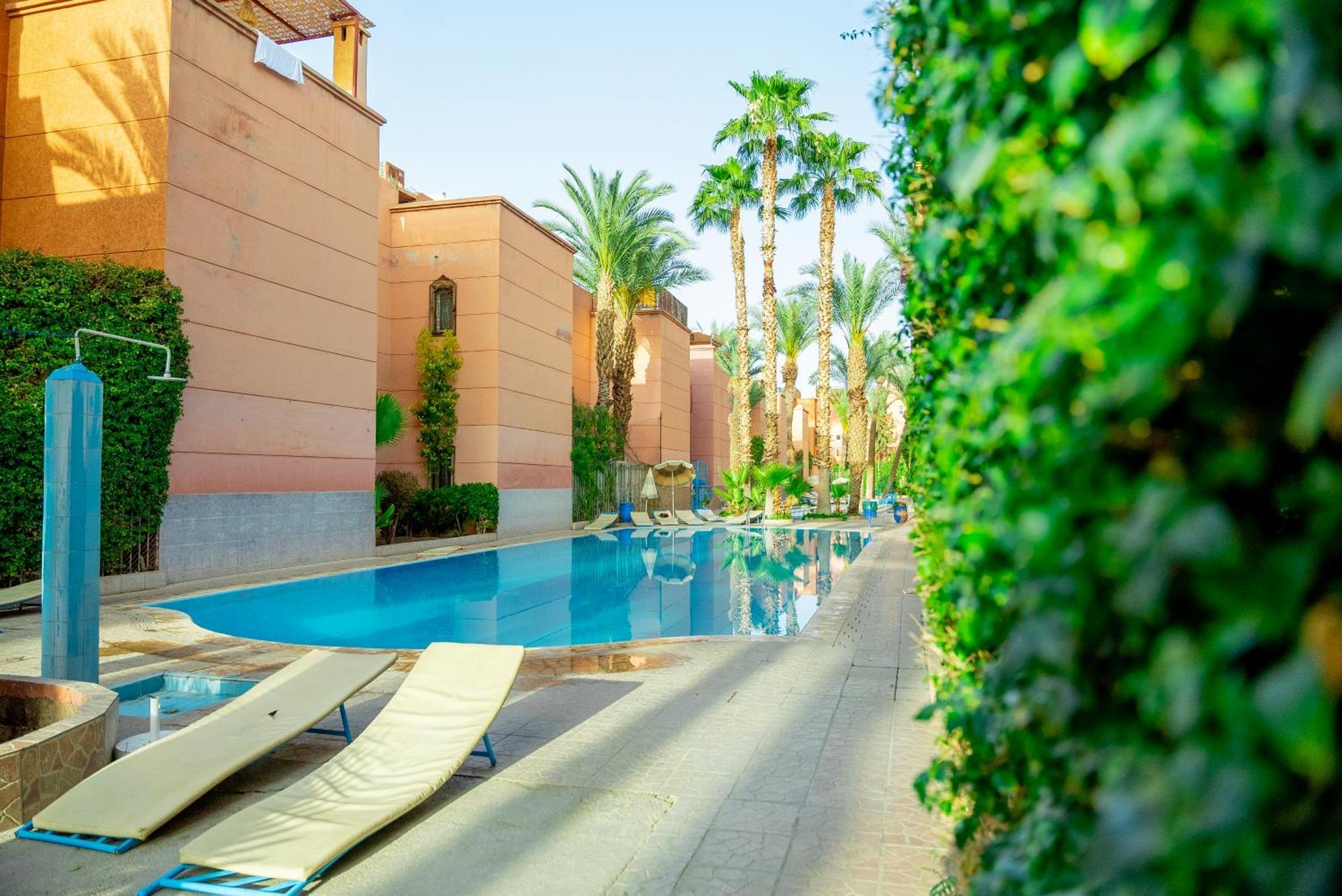 Riad The Moroccans Pool And Terrace Marakeş Dış mekan fotoğraf