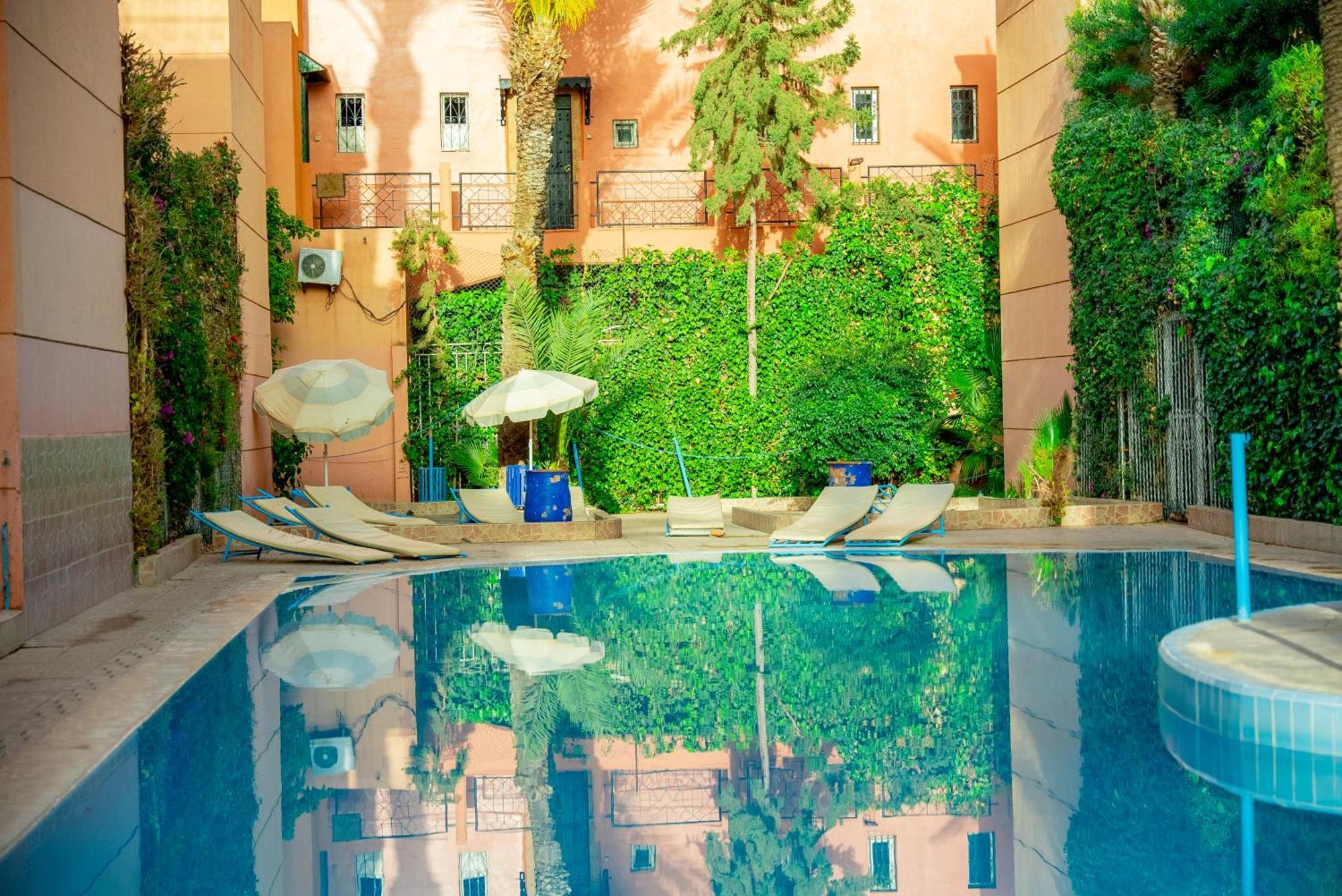 Riad The Moroccans Pool And Terrace Marakeş Dış mekan fotoğraf
